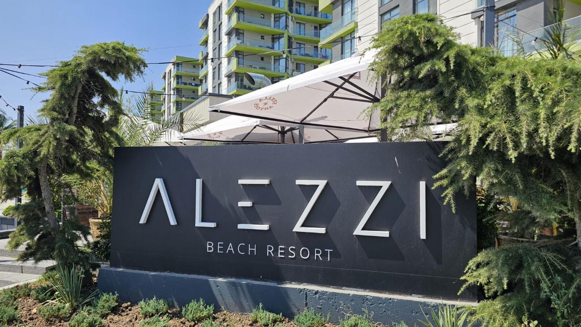 Seafront Pool & Mamaia Nord Apartment